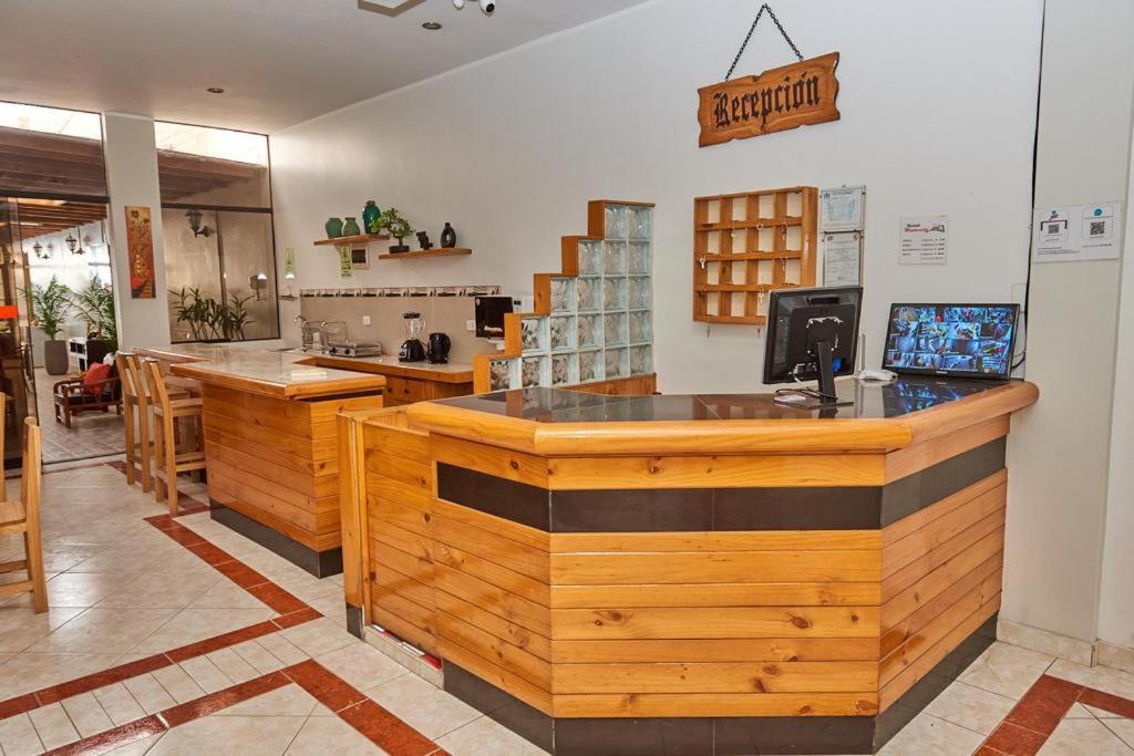 Hostal Montecarlo Camana Exterior photo